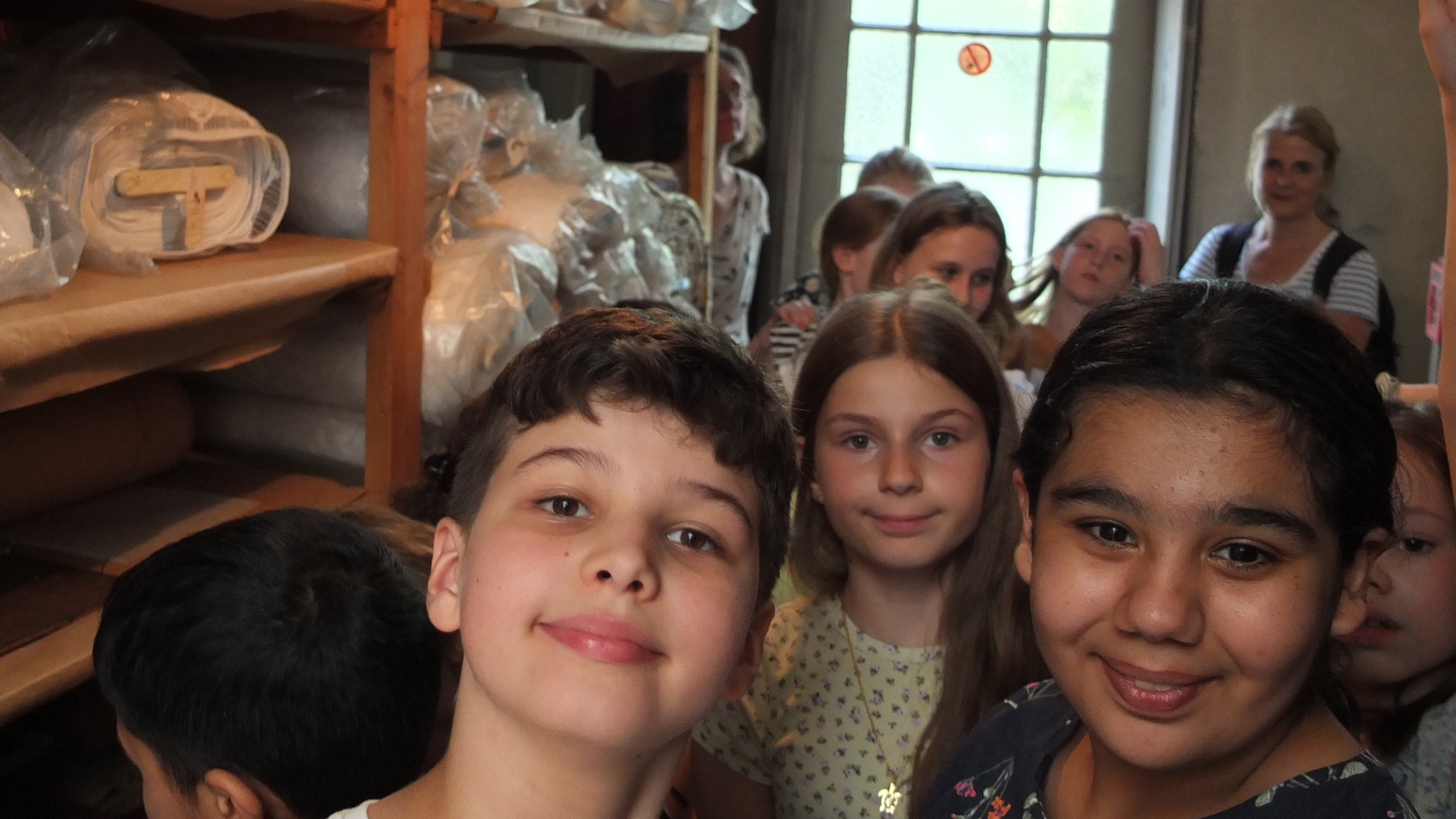 Kinder der 4b der Bielefelder Klosterschule als MausKlasse im Museum Wäschefabrik