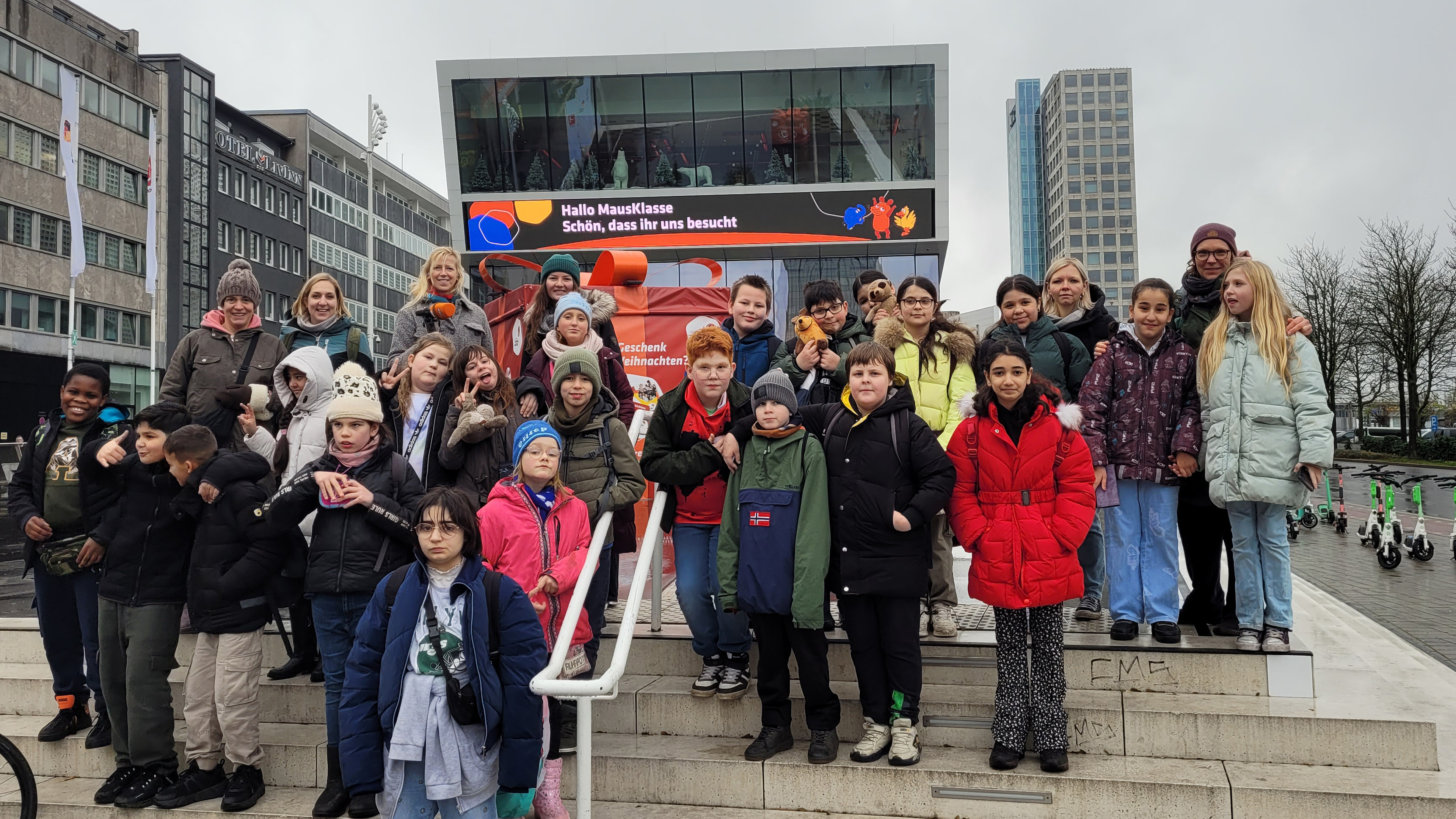 MausKlasse der Wilhelm-Rein-Schule auf Entdeckertour im Deutschen Fußballmuseum in Dortmund