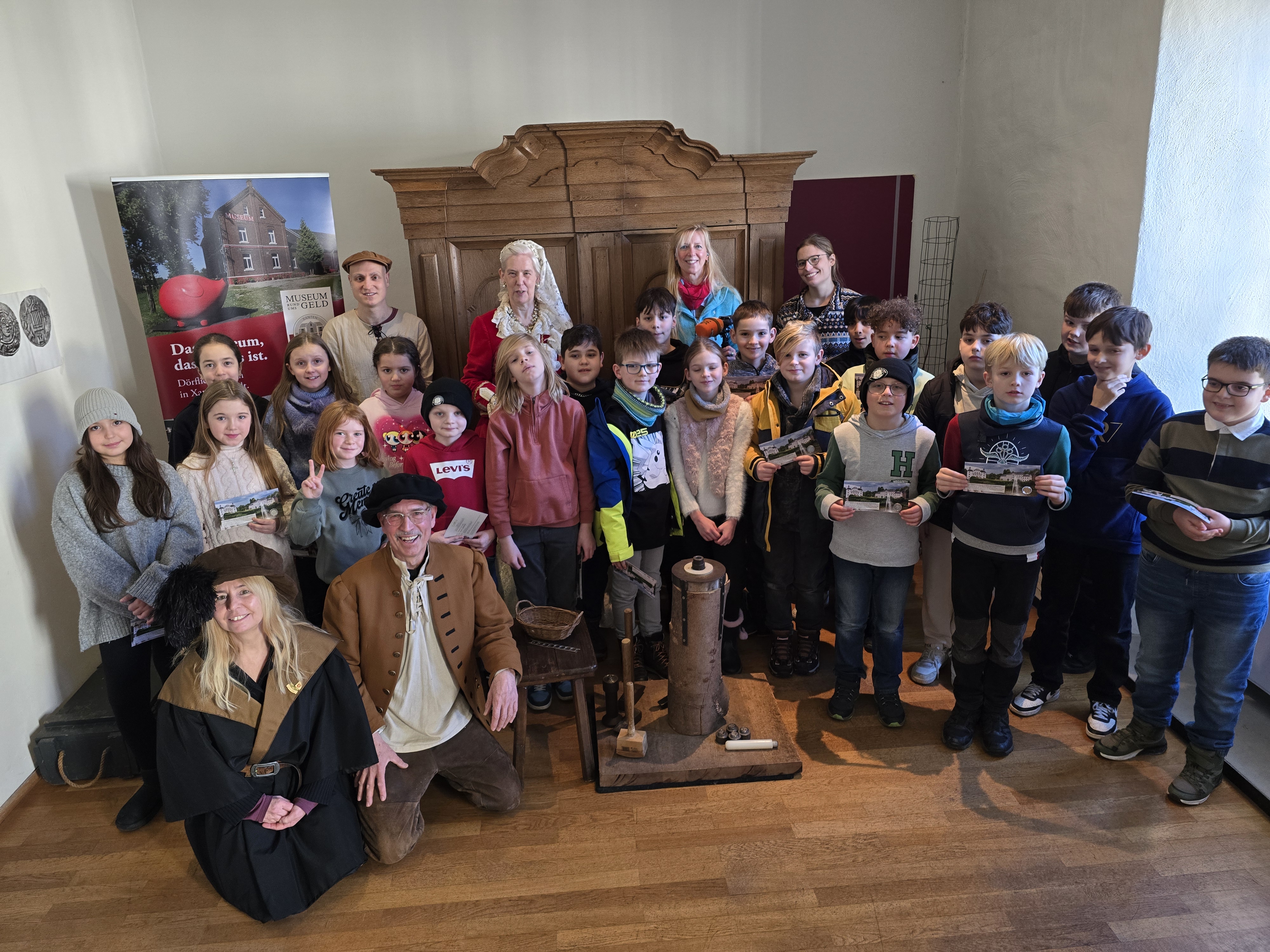 Gruppenfoto der MausKlasse im Schloss Borbeck